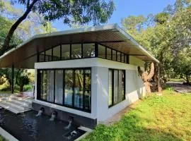 The Rising Sun Farm Karjat - Luxury Stays - Couple Friendly