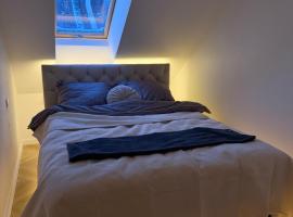 New apartment next to Warsaw, hotel din Marki