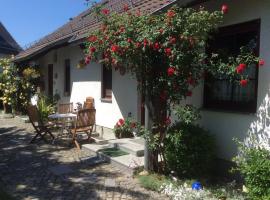 Ferienwohnung Sonne-Stadtrand Dresden, hotel med parkering i Moritzburg