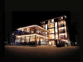 Walnut Village Resort, hotel u gradu Pahalgam