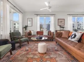 Refined Ground Level 2BR 2BA with Patio Access