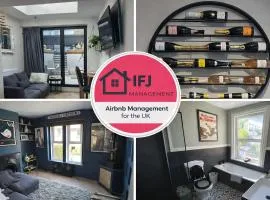 Spacious House In Guildford