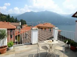 LaCasetta _ Como Lakeview Terrace renovated apartment