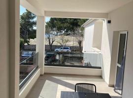 Apartmani Frane – hotel w mieście Tribunj
