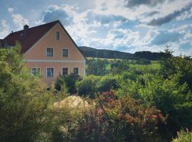 Tranquil apartment in Sch nsee with sauna, hotel in Dietersdorf