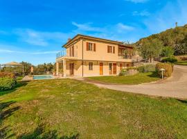 Luxury Villa at Palatina, hotel v destinaci Strettoia