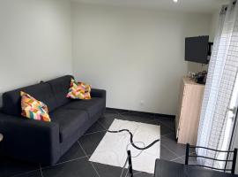 Studio 2 - Loc Conciergerie, hotel en Trappes
