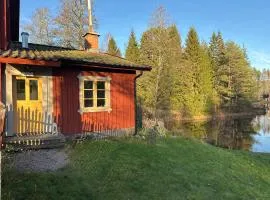 Historiskt, mysigt boende med sjöutsikt i underbar miljö