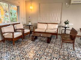 Orlim에 위치한 호텔 Villa Serenity - Pool - Breakfast - 2 Min to Beach