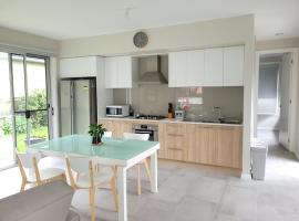 Cosy Private Modern Flat, hotel i Epping