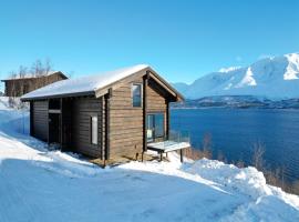 Sommarbukt - "Nordlys" Aurora Hideaway Fjord Lodge with Northern Lights View, Hotel in Tromsø