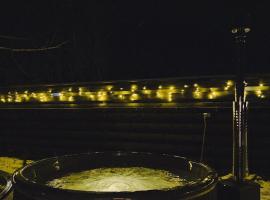 Forrest, Hotel in Strizhevka