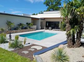 Villa - Piscine & Jacuzzi: Flavin şehrinde bir otel