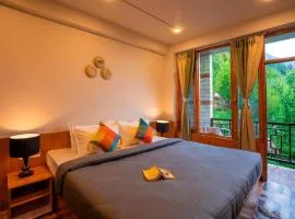Hotel Mount view By Oscar Hotels Chain Near Club House Road Manali Luxury Rooms Best Hotel In Manali !!!!!