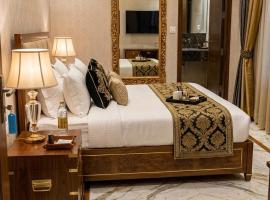 Hotel Ambience Plaza Near IGI Airport Delhi – hotel w mieście Champawat