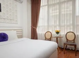 The Lake Silk Hotel & Travel