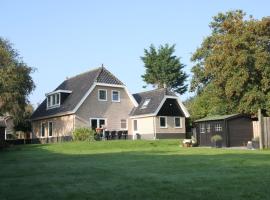 Modern Villa in Groet with Garden, prázdninový dům v destinaci Groet