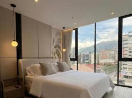 Modern sky suite strategic location Jump-In, hotel en Quito