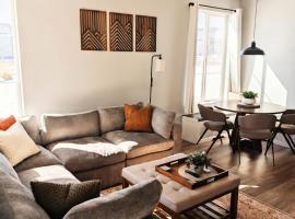 Cozy Mountain View Getaway!, Hotel in Arvada