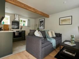 Lily Cottage, готель у місті Бібері