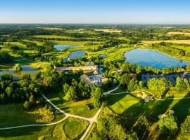 Domaine du Gouverneur, Hôtel, Restaurant & Golf โรงแรมในMonthieux