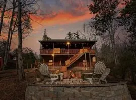 3 Level Pet Friendly Cabin Game Room & Speakeasy