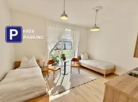 Fiorella Airport Apartment with Garden