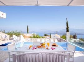 Villa Armonia by Rastonivillas - Colorful and sunny! northeast Corfu, viešbutis mieste Víngla