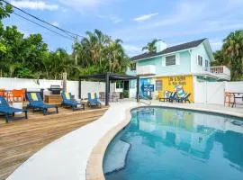 Flamingo 1BR Beach-side Villa in Siesta Key with Pool