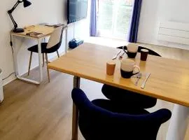 Grand Studio neuf Parking Privatif 3 minutes Gare au calme