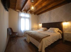 Apartamentos Miguel 3, Hotel in La Robellada de Onis