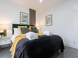 Luxury 5Bed Retreat Calshot Beach & The New Forest, hotel a Exbury