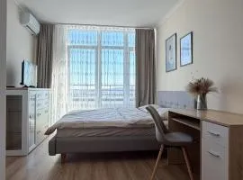 Малоголосівська 12, Deluxe