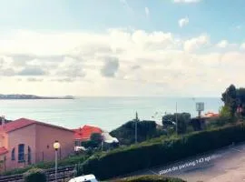 Apartment with sea view near Renécros beach