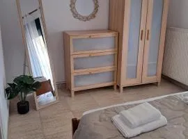 Nikiti' s Summer House