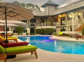 Parti Gras Hotel & Villas en Playa Potrero