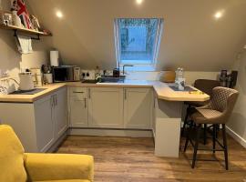 We proudly present to you our brand new Studio36!, hotel en Witney