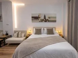 Lujoso Apartamento Boutique a 100 m Plaza Mayor-Resogar