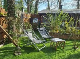 Cabane planquée tout confort, havre de paix , nature