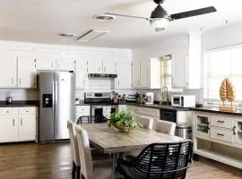 Charming And Spacious Family Friendly 3BR