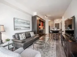 Downtown 1B plus D Condo Central Location Parking