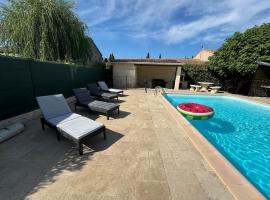 Between Gard and Provence: Aramon şehrinde bir otel