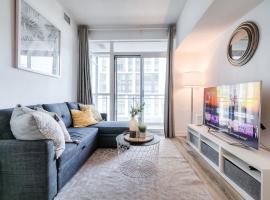 Urban Down Town 2BR plus Den Condo with Parking, hotel din Toronto
