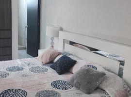 Casa Climatizada en Puerto Lázaro Cárdenas Michoacán y Playa, hotel i La Orilla