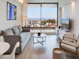 L Residences & Suites, hotel i Larnaca