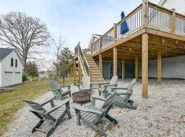 Lake Days and Fireside Nights! Updated Burnside Home