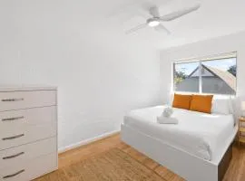 Georgies Simple Base in Mosman Park