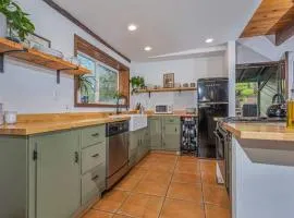 Entire Sequoia Cabin Compound l Walkable to the Park