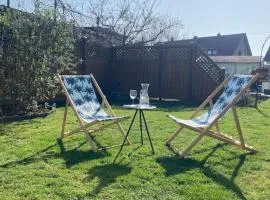 Ferienwohnung Saarpolygonblick mit Garten, Terrasse & Parkplatz