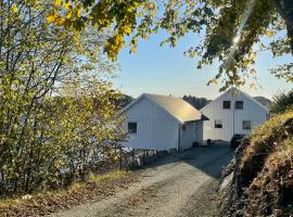 Vågen Fjordbuer - Sagbua, hotel i Ravlo